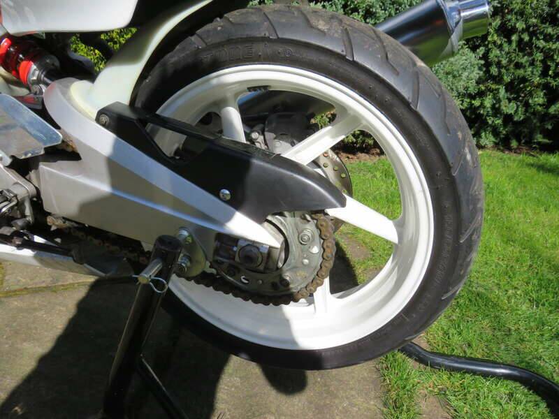 Bild 34/39 von Honda CBR 400 RR (1992)