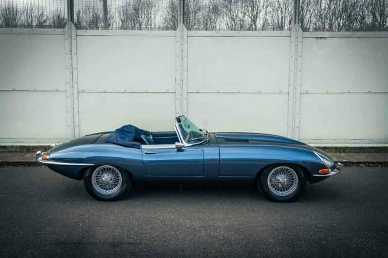 Image 6/55 of Jaguar E-Type 3.8 Flat Floor (1961)