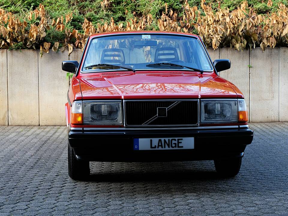 Image 10/75 de Volvo 240 (1986)