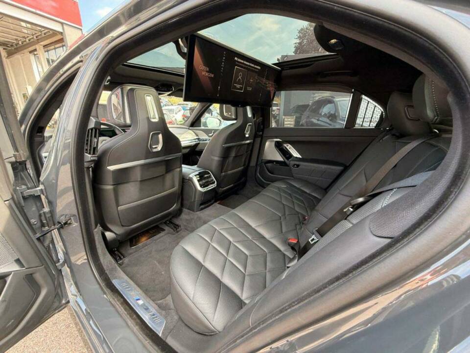 Bild 6/9 von BMW i7 eDrive50 (2023)