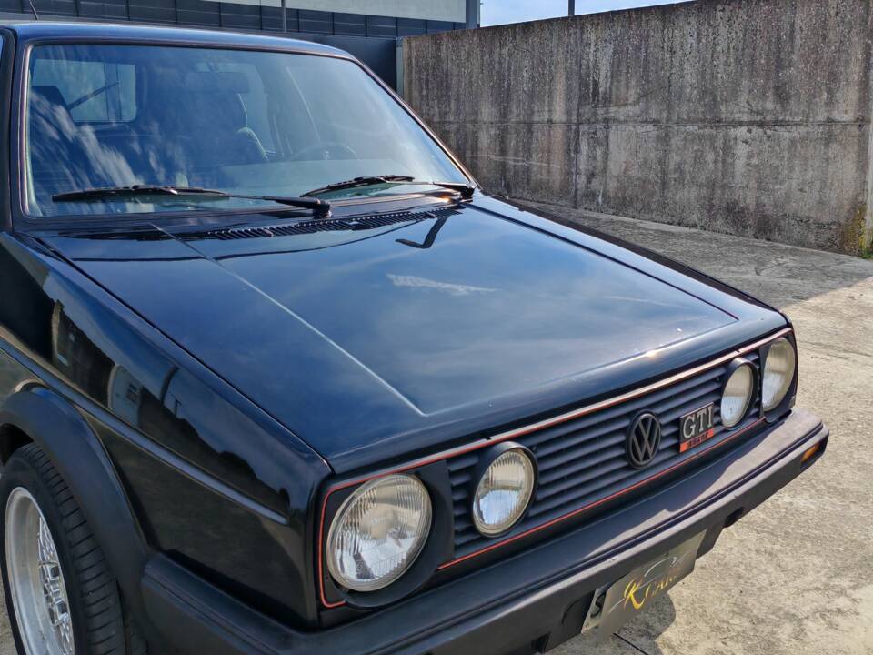 Bild 16/42 von Volkswagen Golf II GTi 16V 1.8 (1986)