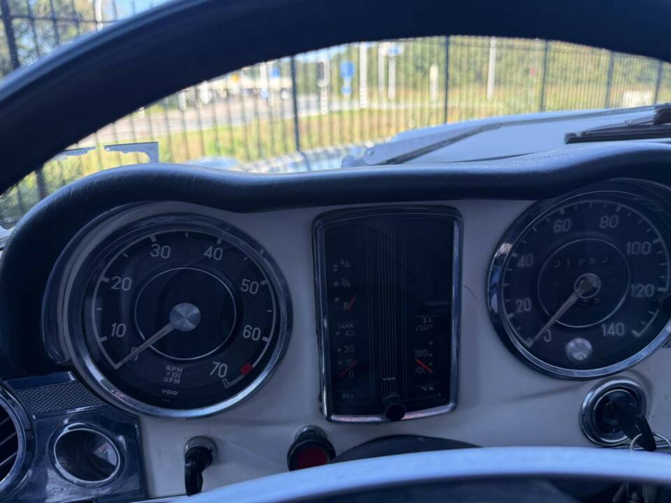 Image 33/50 of Mercedes-Benz 280 SL (1970)