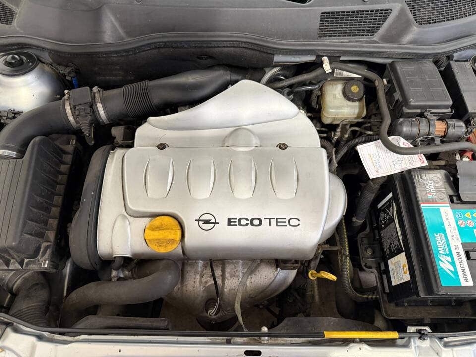 Bild 14/21 von Opel Astra 1.8 "90 Jahre Bertone" (2001)