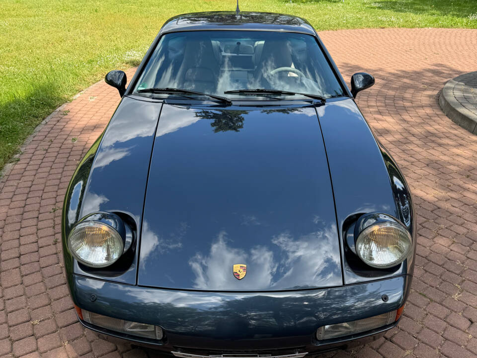 Image 9/77 de Porsche 928 GT (1990)