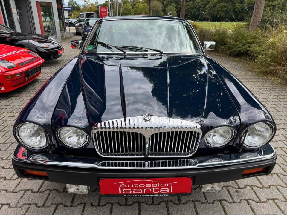 Image 8/20 de Daimler Double Six (1993)
