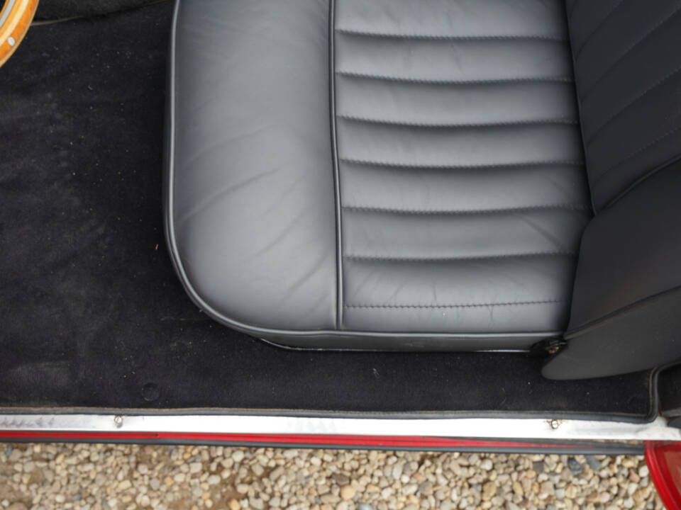 Image 23/50 of Jaguar XK 150 DHC (1960)
