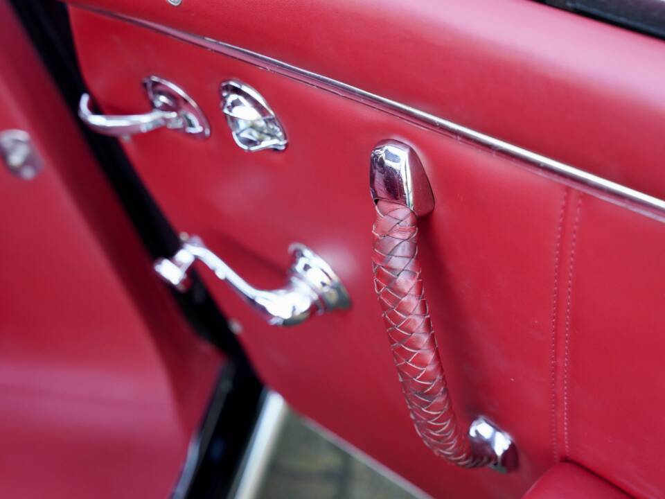 Obraz 28/50 pojazdu Mercedes-Benz 300 SL Roadster (1959)