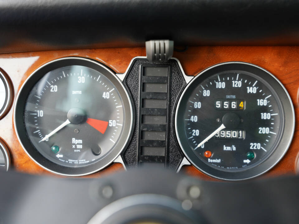 Bild 12/50 von Jaguar XJ 6 L 4.2 (1975)