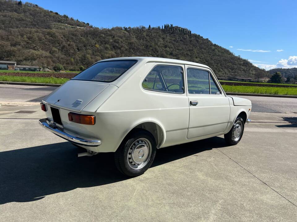 Image 13/50 of FIAT 127 (1972)