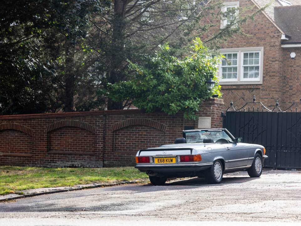 Afbeelding 13/27 van Mercedes-Benz 420 SL (1987)