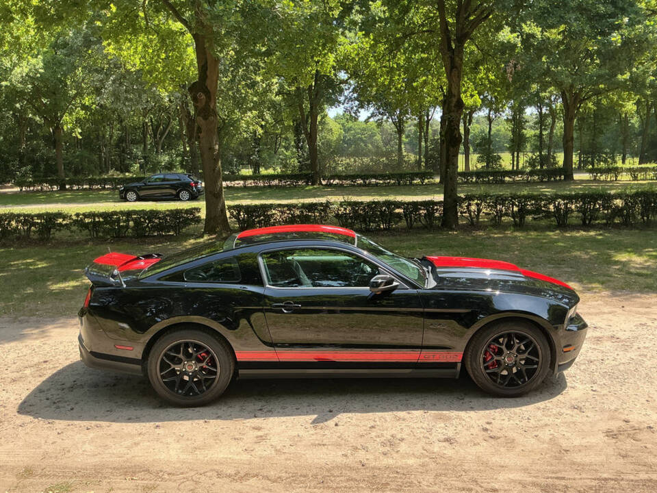 Immagine 3/6 di Ford Mustang Shelby GT 500 (2010)