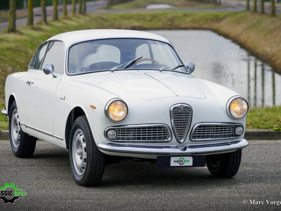 Image 25/48 of Alfa Romeo Giulia 1600 Sprint (1963)