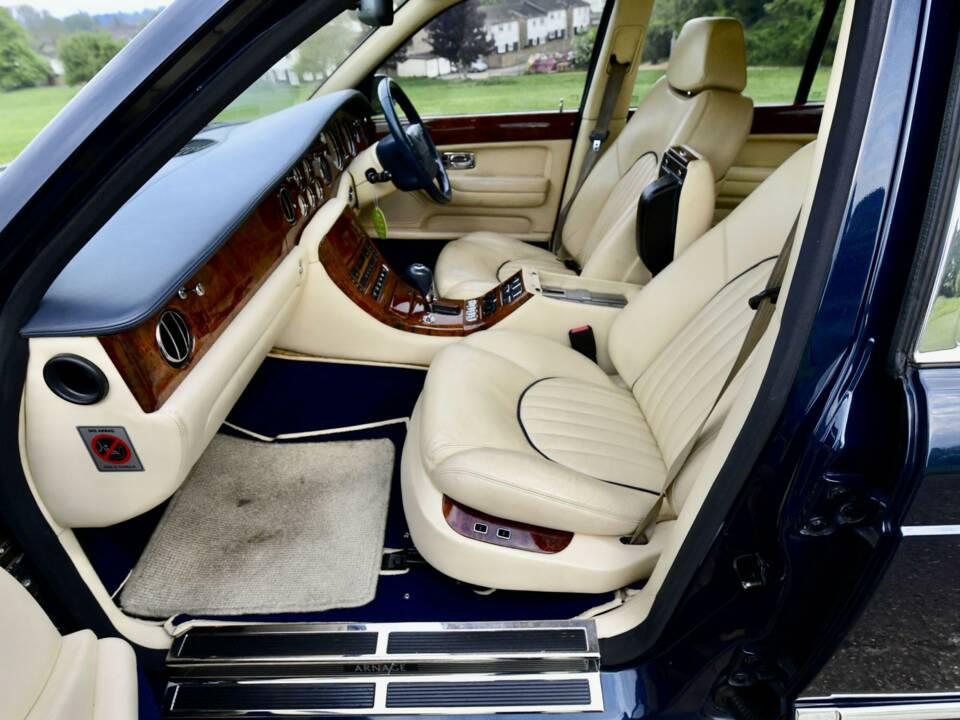 Imagen 45/50 de Bentley Arnage Green Label (1999)
