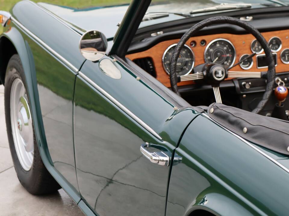 Bild 40/50 von Triumph TR 4A (1966)