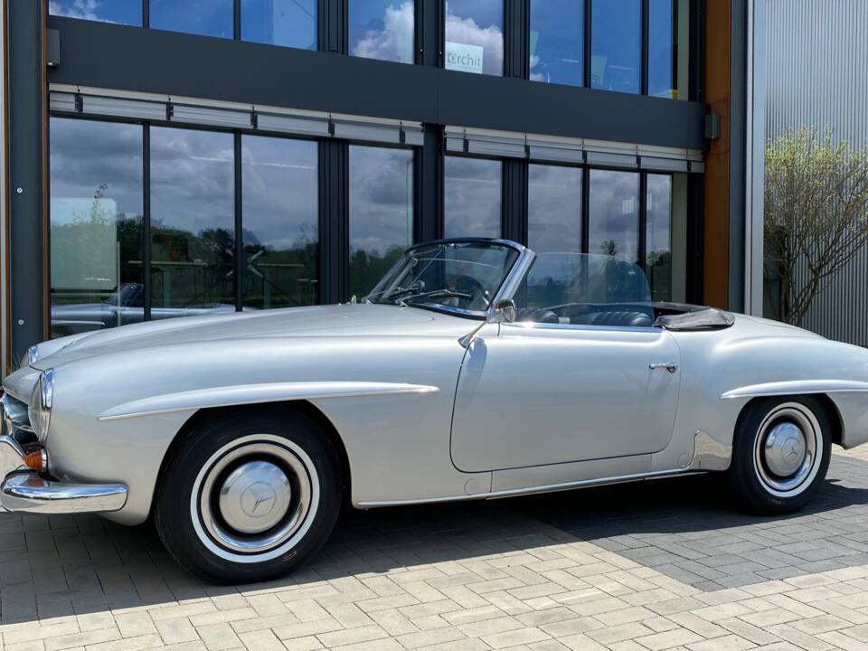 Image 2/21 of Mercedes-Benz 190 SL (1957)