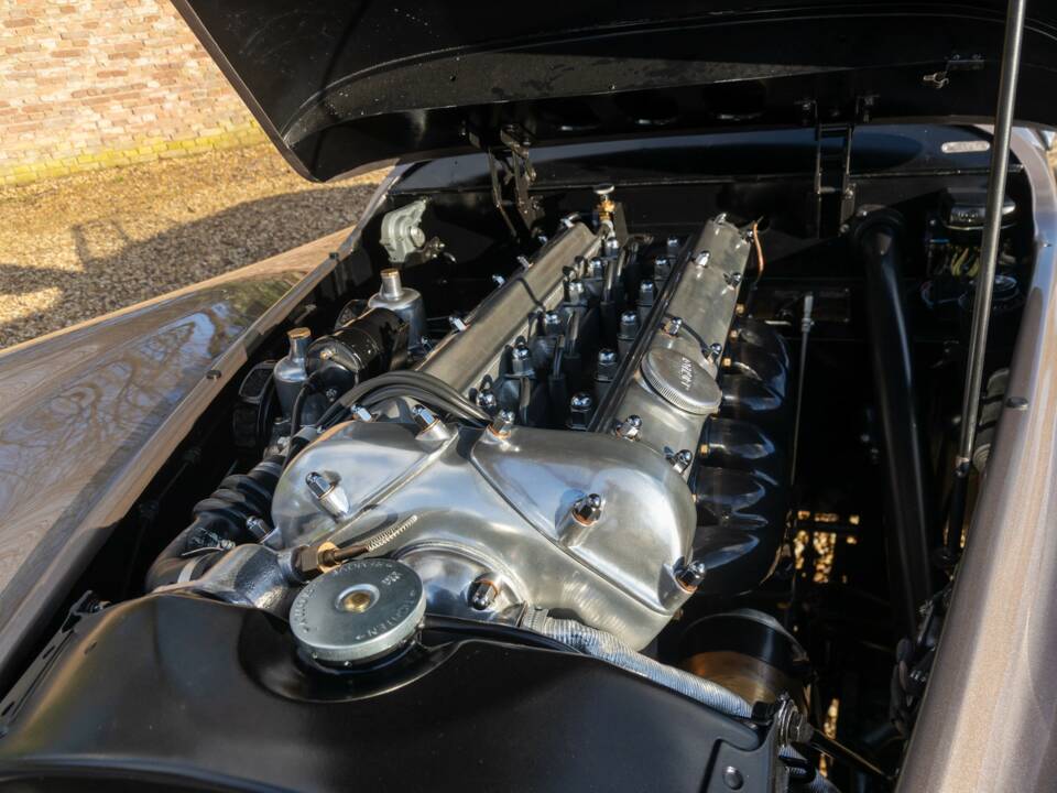 Image 19/50 of Jaguar XK 120 OTS (1952)