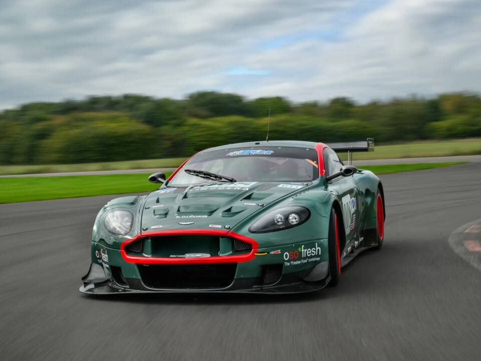 Image 2/25 de Aston Martin DBRS9 (2006)