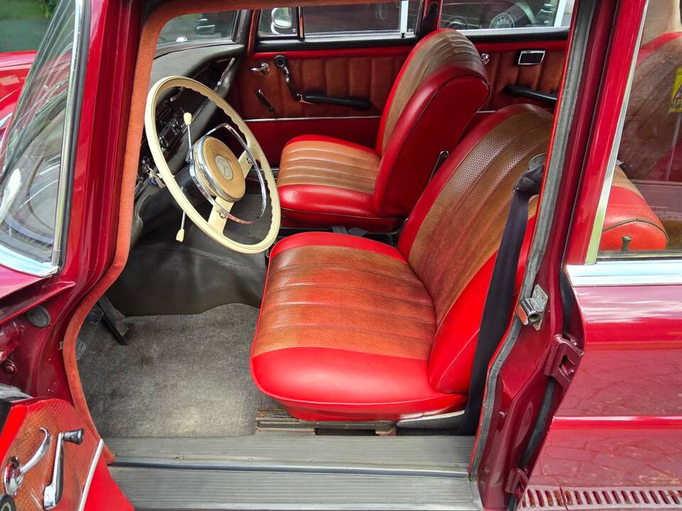Image 8/21 of Mercedes-Benz 200 D (1968)