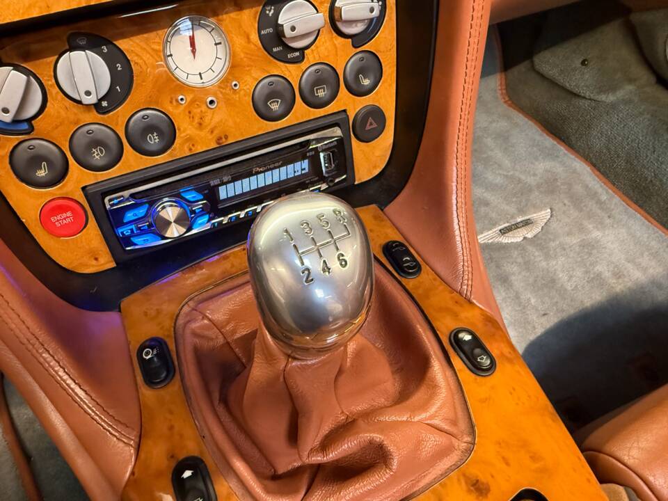 Bild 22/26 von Aston Martin DB 7 Vantage Volante (2003)