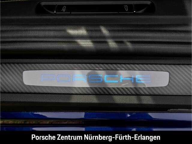 Image 35/50 of Porsche 718 Cayman GT4 RS Weissach (2025)