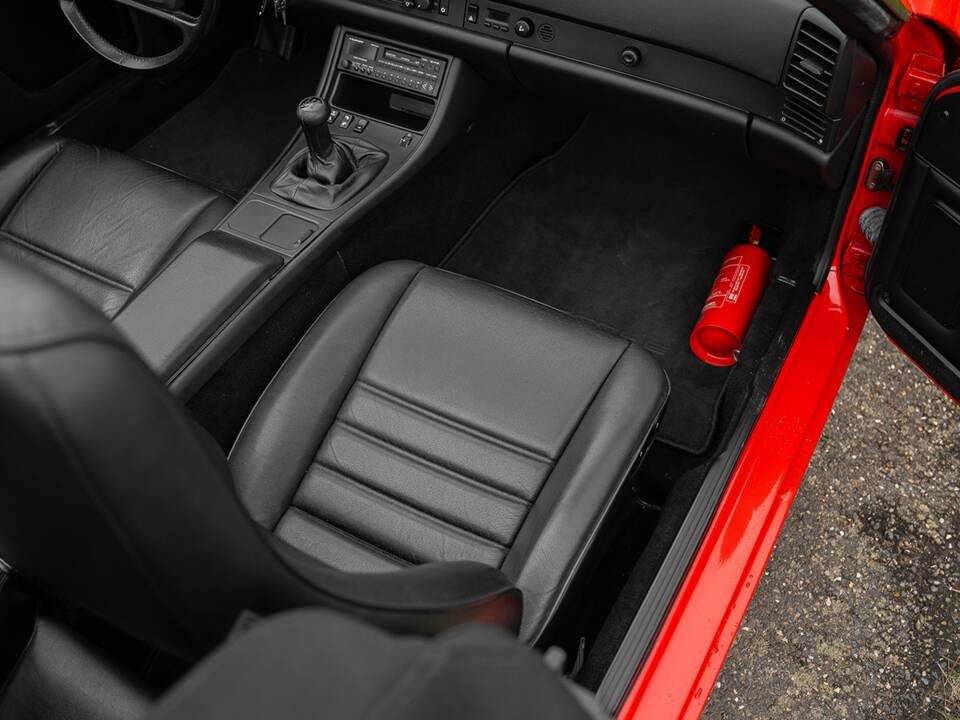 Bild 28/43 von Porsche 944 Turbo (1991)