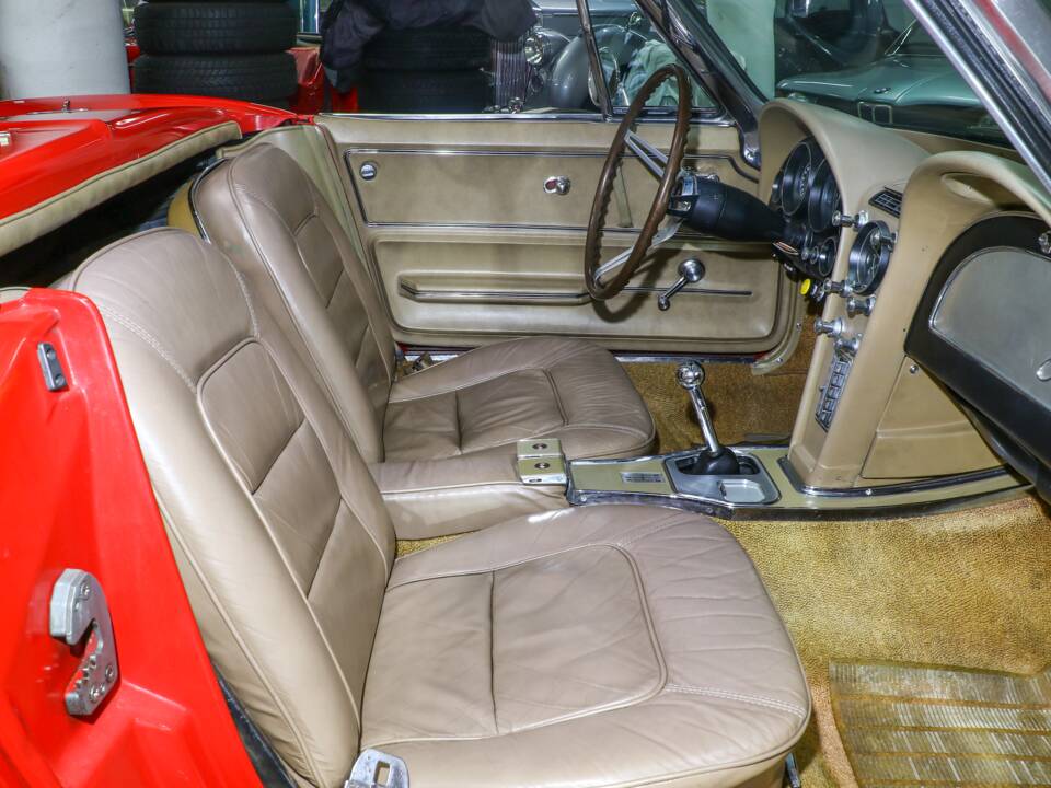 Bild 17/23 von Chevrolet Corvette Sting Ray Convertible (1965)
