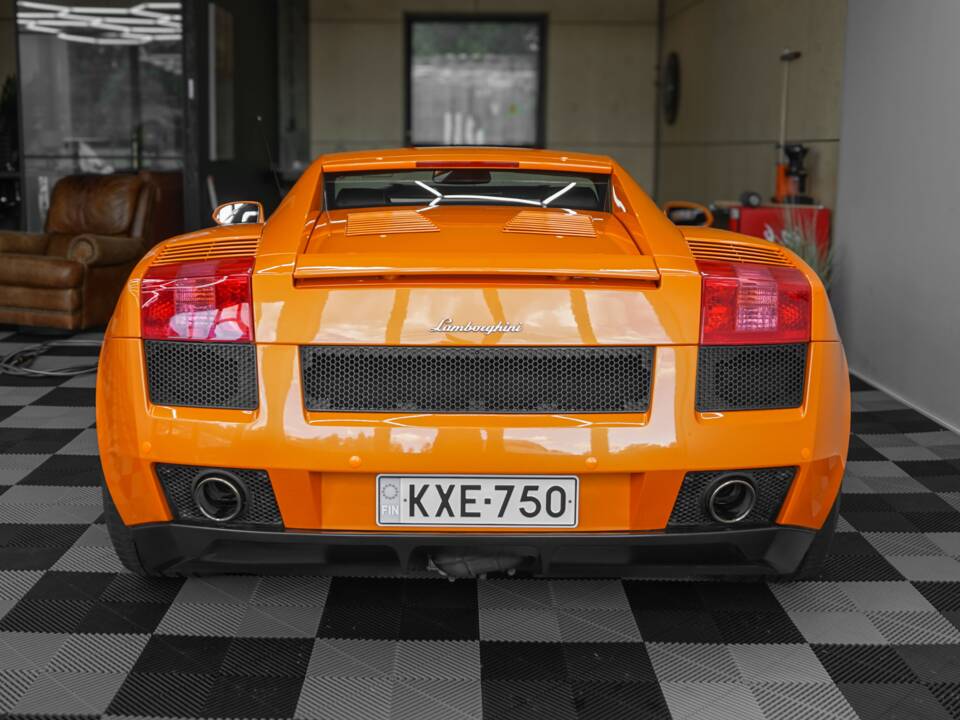 Immagine 2/38 di Lamborghini Gallardo (2005)