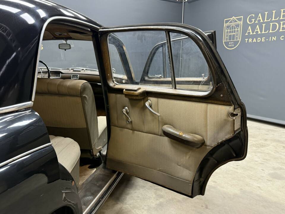 Image 41/50 of Mercedes-Benz 220 S (1955)