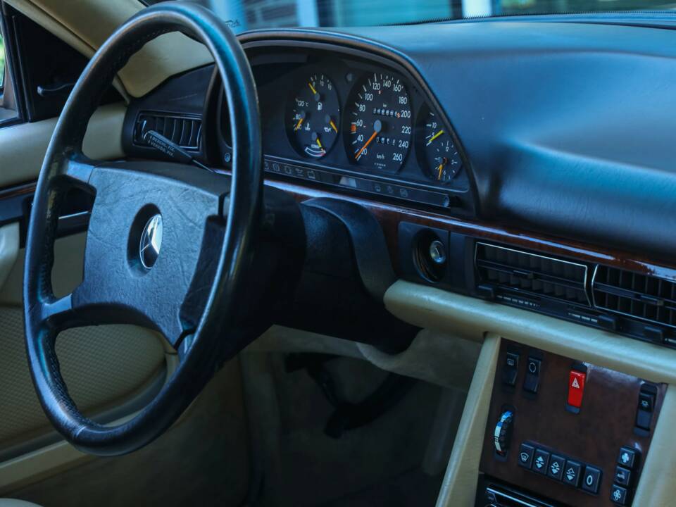 Bild 44/50 von Mercedes-Benz 560 SEC (1987)