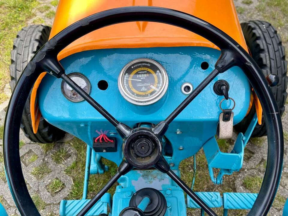 Image 36/52 of Lamborghini 2R (1965)