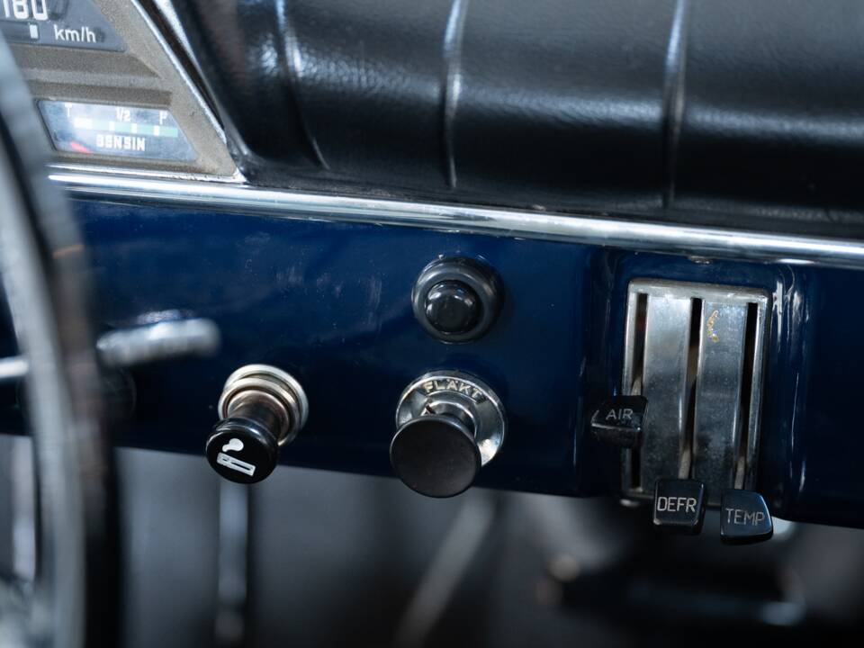 Image 11/30 of Volvo P 121 (1965)