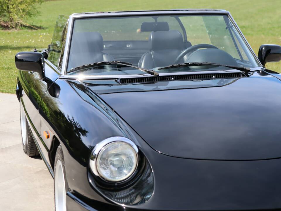 Afbeelding 47/50 van Alfa Romeo 2.0 Spider (1991)