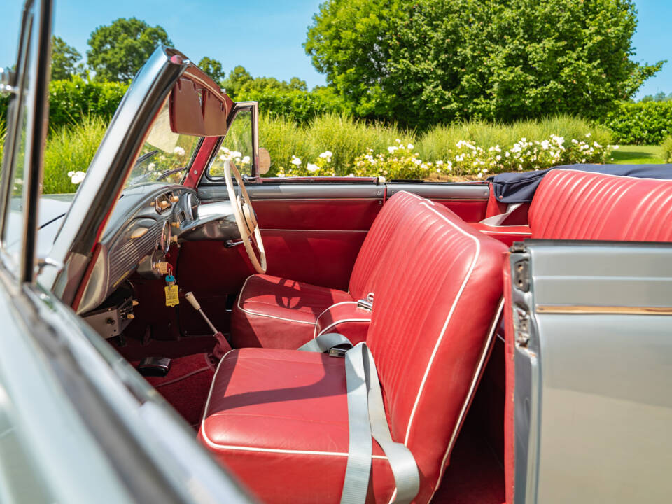 Image 19/44 of Sunbeam Alpine Talbot (1954)