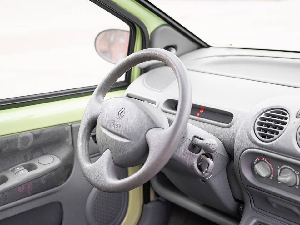 Image 21/36 of Renault Twingo 1.2 16V (2005)