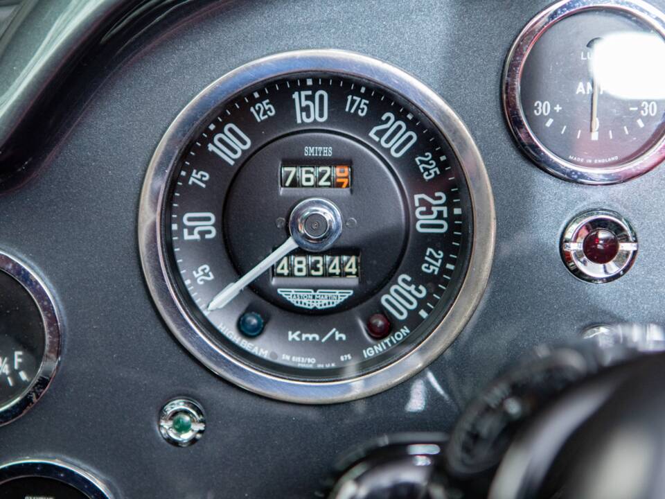 Image 15/22 of Aston Martin DB 5 (1964)