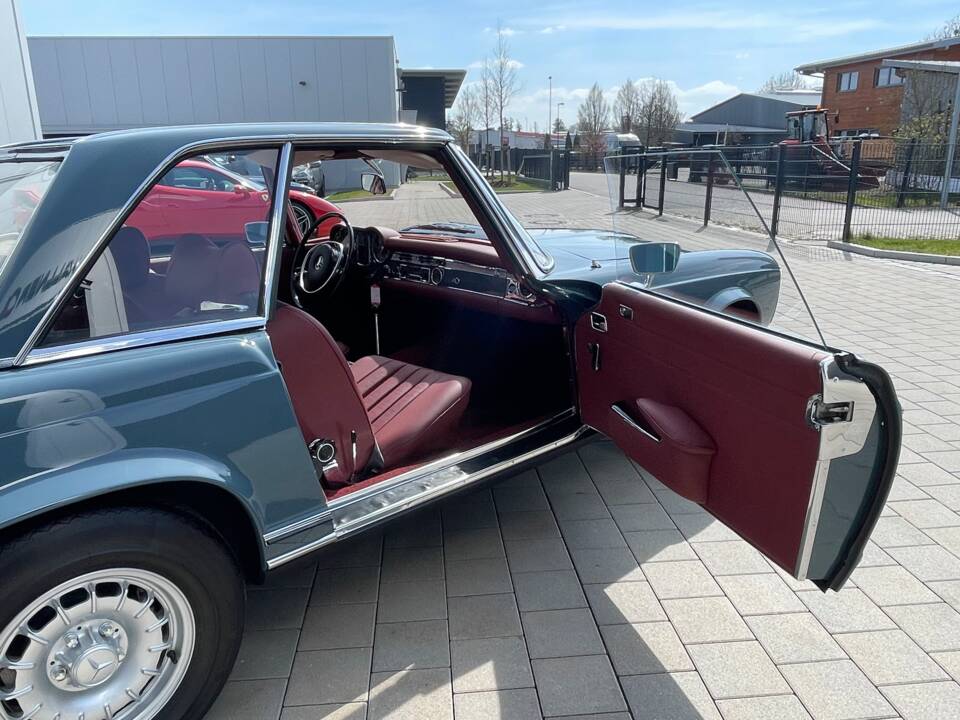 Image 6/20 of Mercedes-Benz 280 SL (1970)