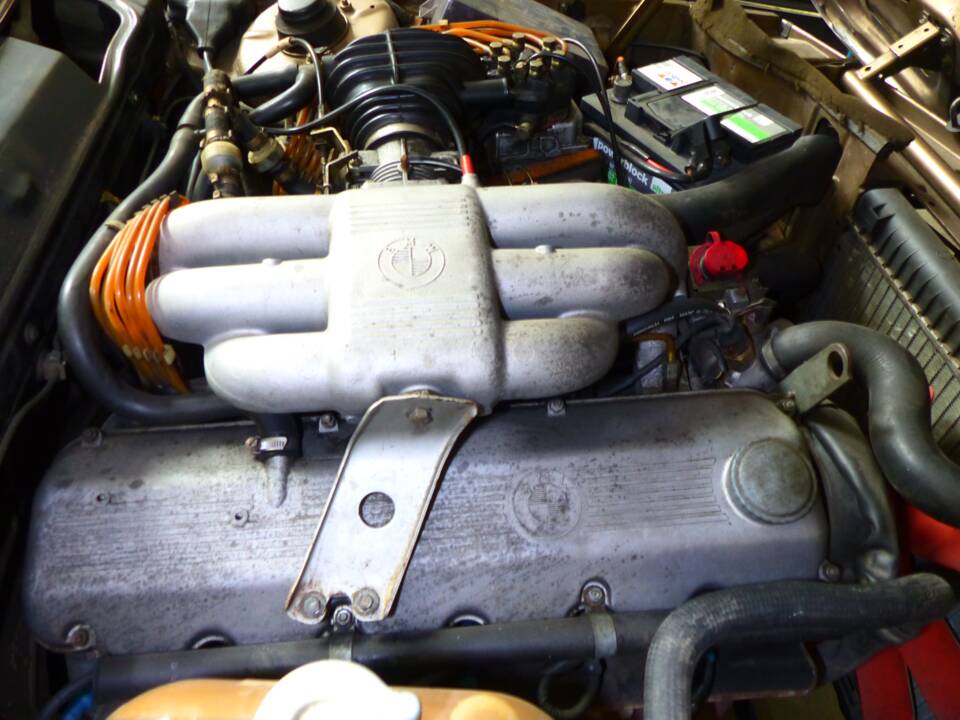 Image 67/76 of BMW 323i (1982)