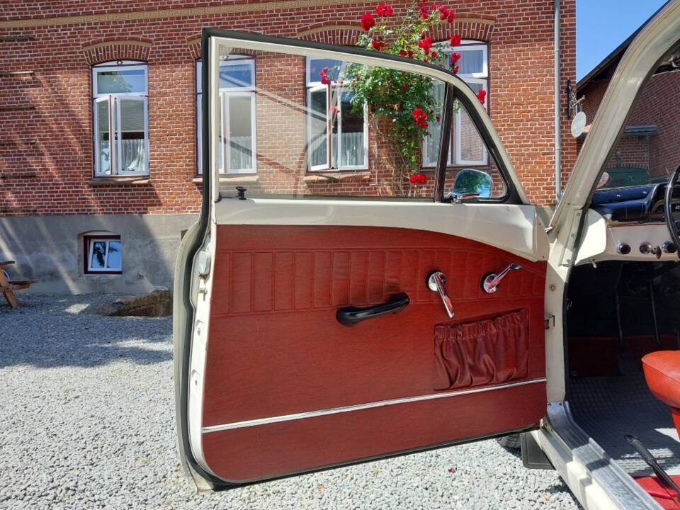 Image 11/15 of Volvo P 121 (1965)