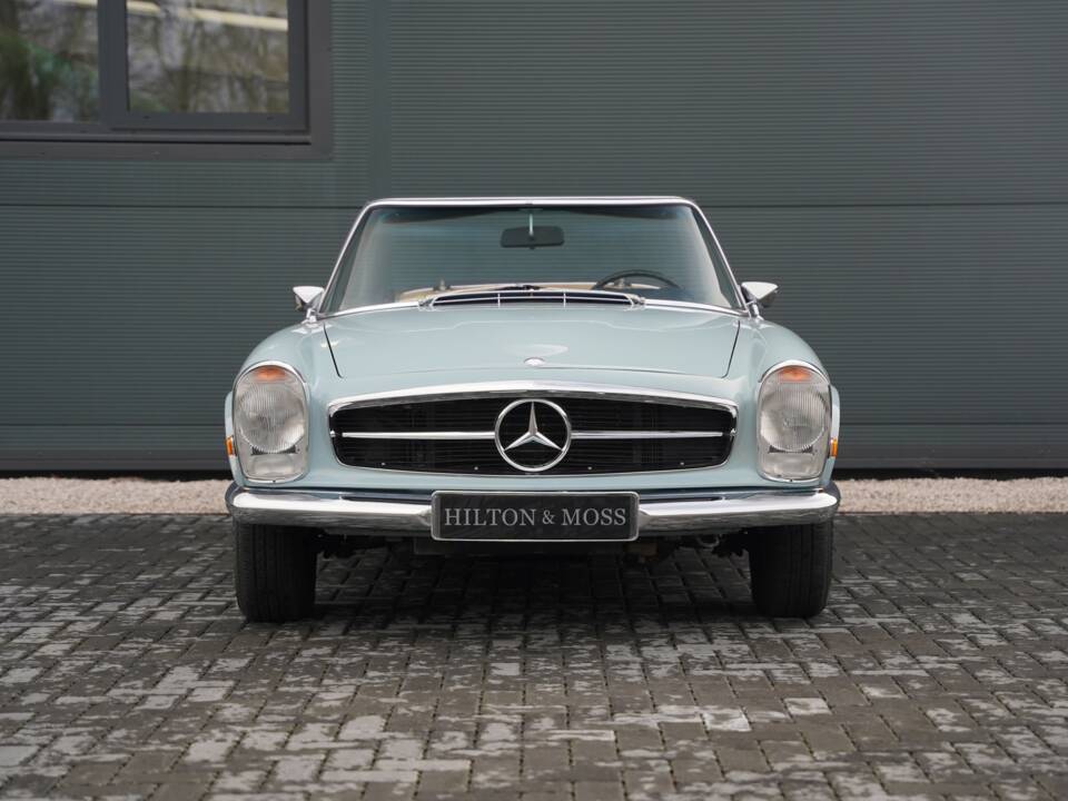 Immagine 7/50 di Mercedes-Benz 280 SL (1968)