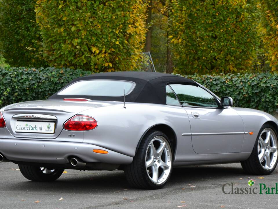 Image 8/50 of Jaguar XKR &quot;Silverstone&quot; (2000)