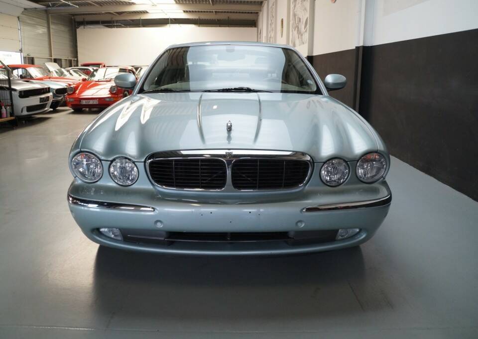 Afbeelding 29/46 van Jaguar XJ 8 4.2 (2004)