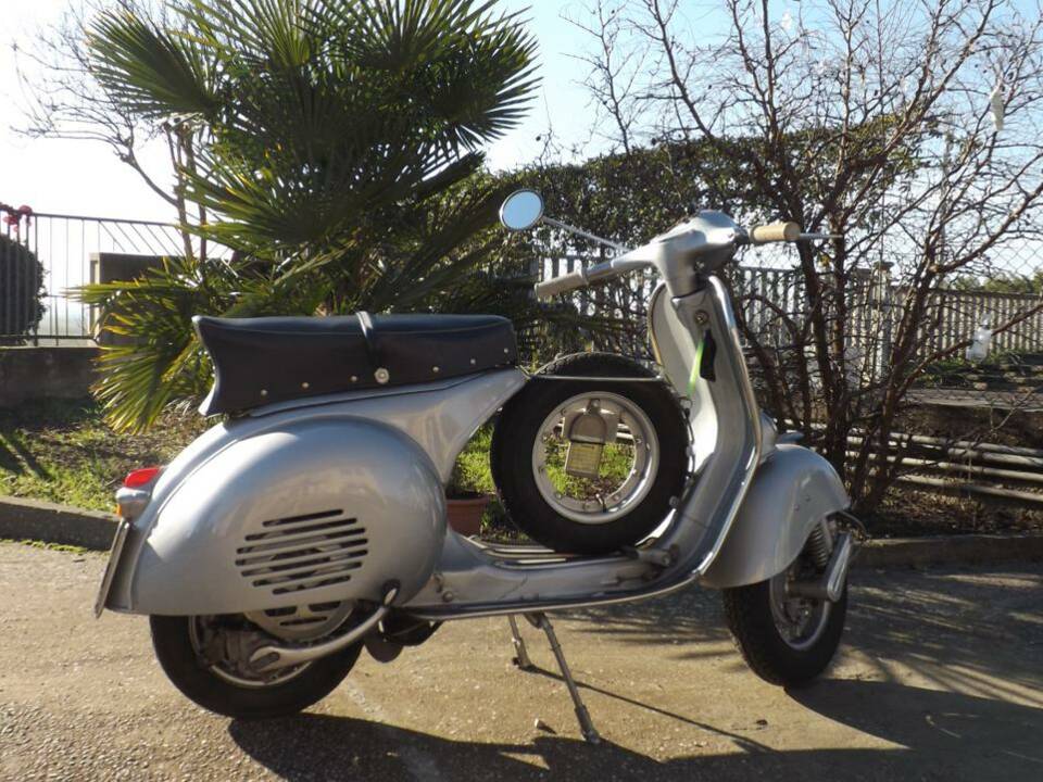 Image 2/37 of Piaggio Vespa 150 GS (1958)