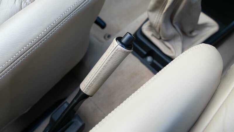 Image 18/50 of Volkswagen Golf Mk I GTI 1.8 (1991)