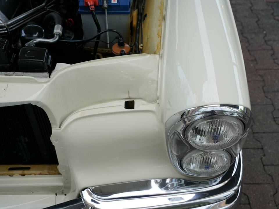 Image 8/50 de Mercedes-Benz 280 SE (1968)