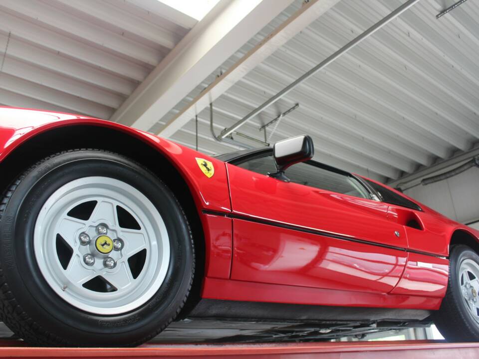 Image 7/50 de Ferrari 308 GTSi (1981)
