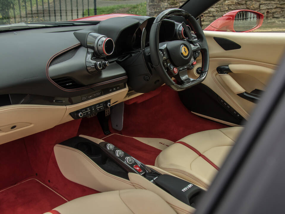 Bild 24/25 von Ferrari F8 Tributo (2021)