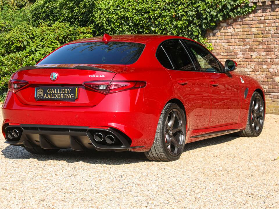 Bild 25/50 von Alfa Romeo Giulia Quadrifoglio (2017)