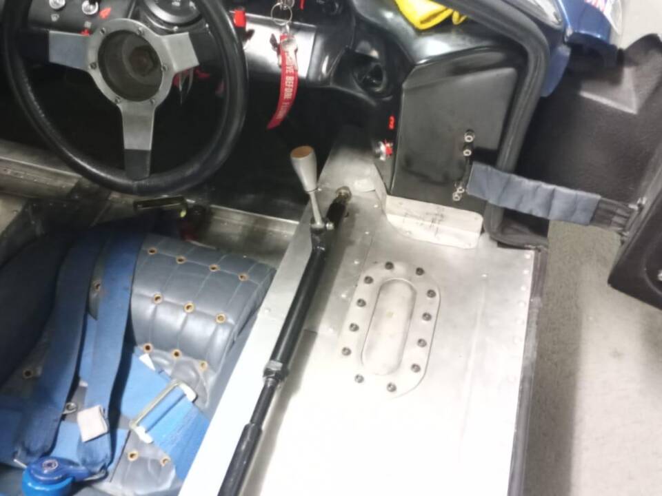 Image 108/137 of Ford GT40 (1971)