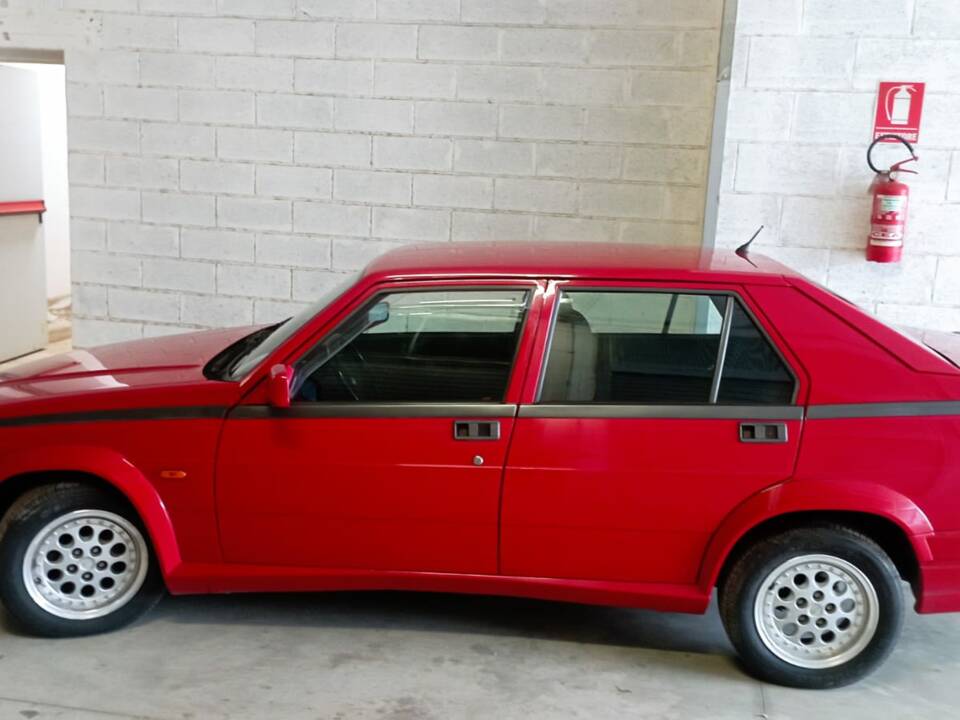 Image 11/51 of Alfa Romeo 75 1.8 Turbo (1991)