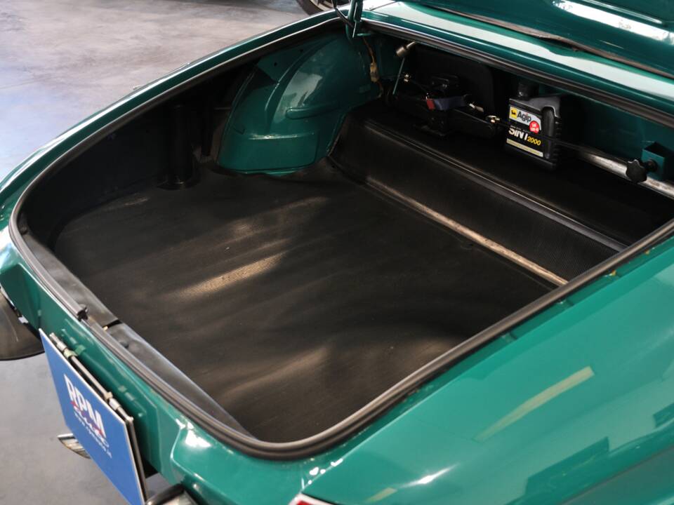Afbeelding 24/30 van Alfa Romeo 1300 Spider Junior (1969)